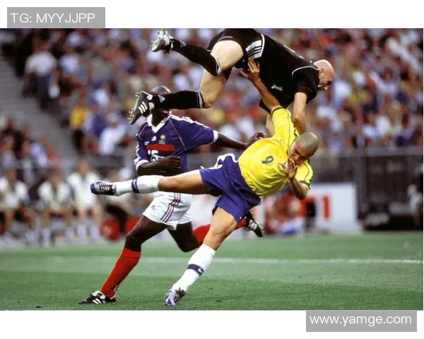 当足球巨星遇上记者脑筋急转弯全场笑成大型即兴喜剧现场 当足球巨星遇上记者脑筋急转弯全场笑成大型即兴喜剧现场